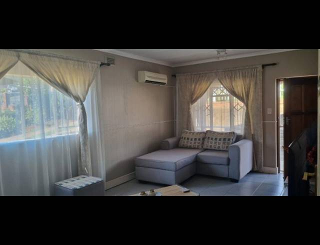 3 BEDROOM HOUSE FOR SALE IN WOODLANDS